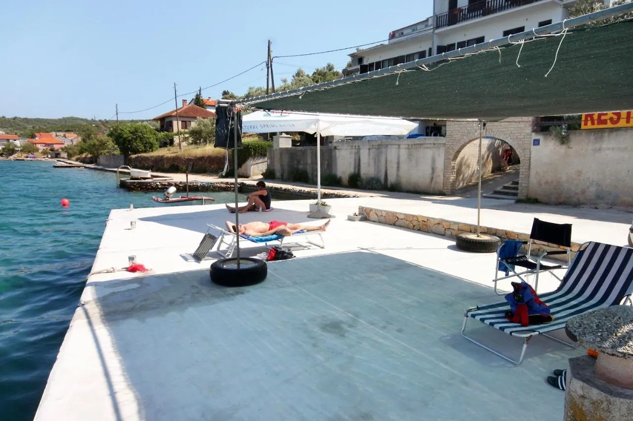 Apartments And Rooms By The Sea Luka, Dugi Otok - 441 Guest house Luka (Dugi Otok)